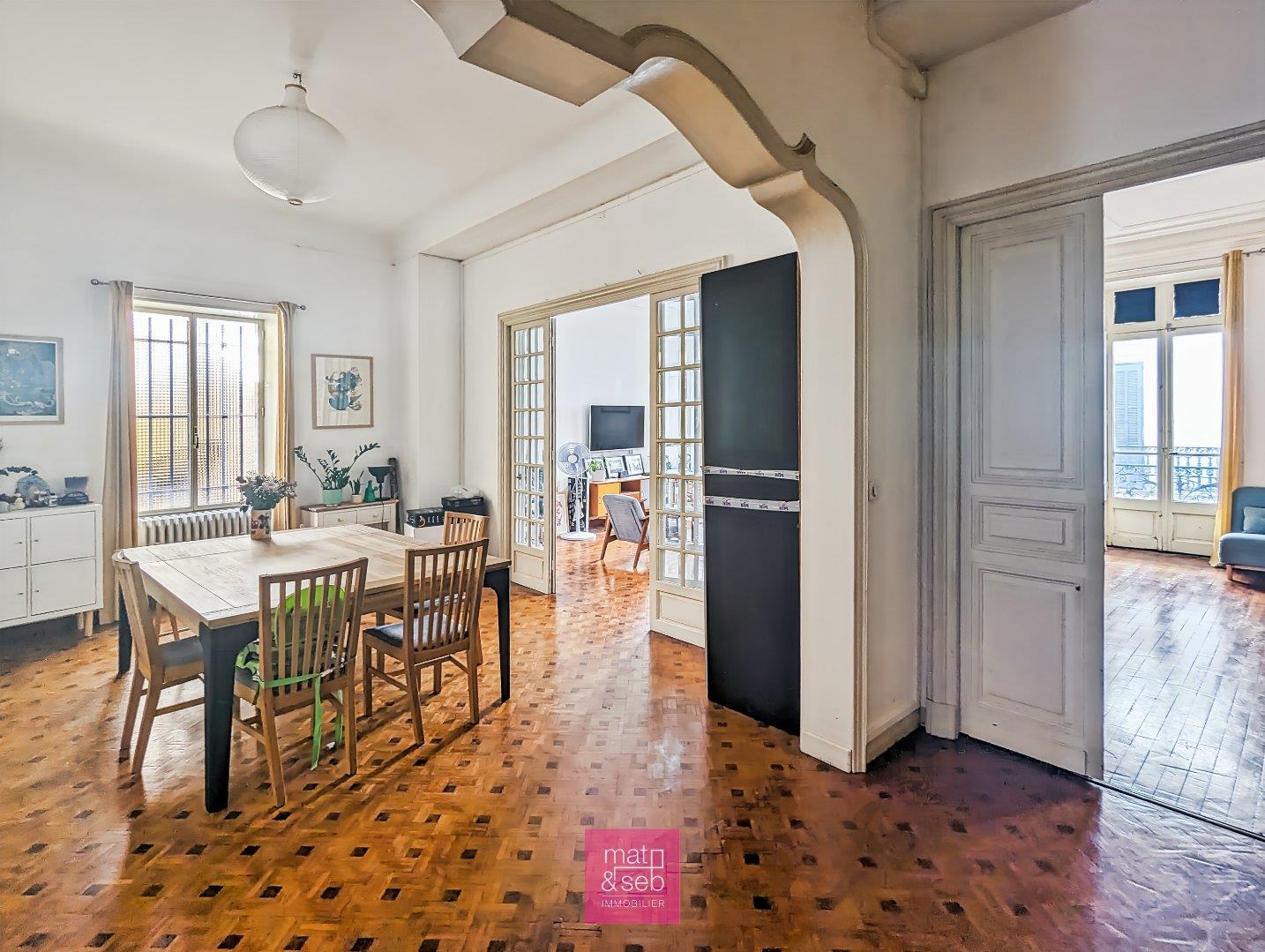 Appartement à vendre, 167m², Nîmes