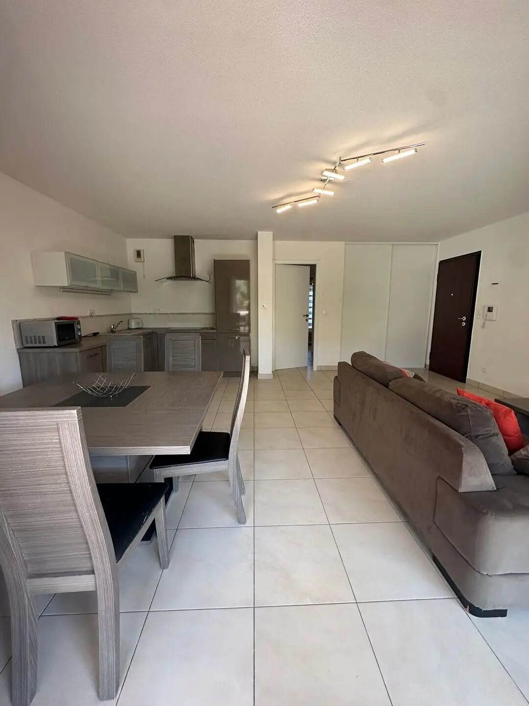 Appartement à louer, 70m², Calvi