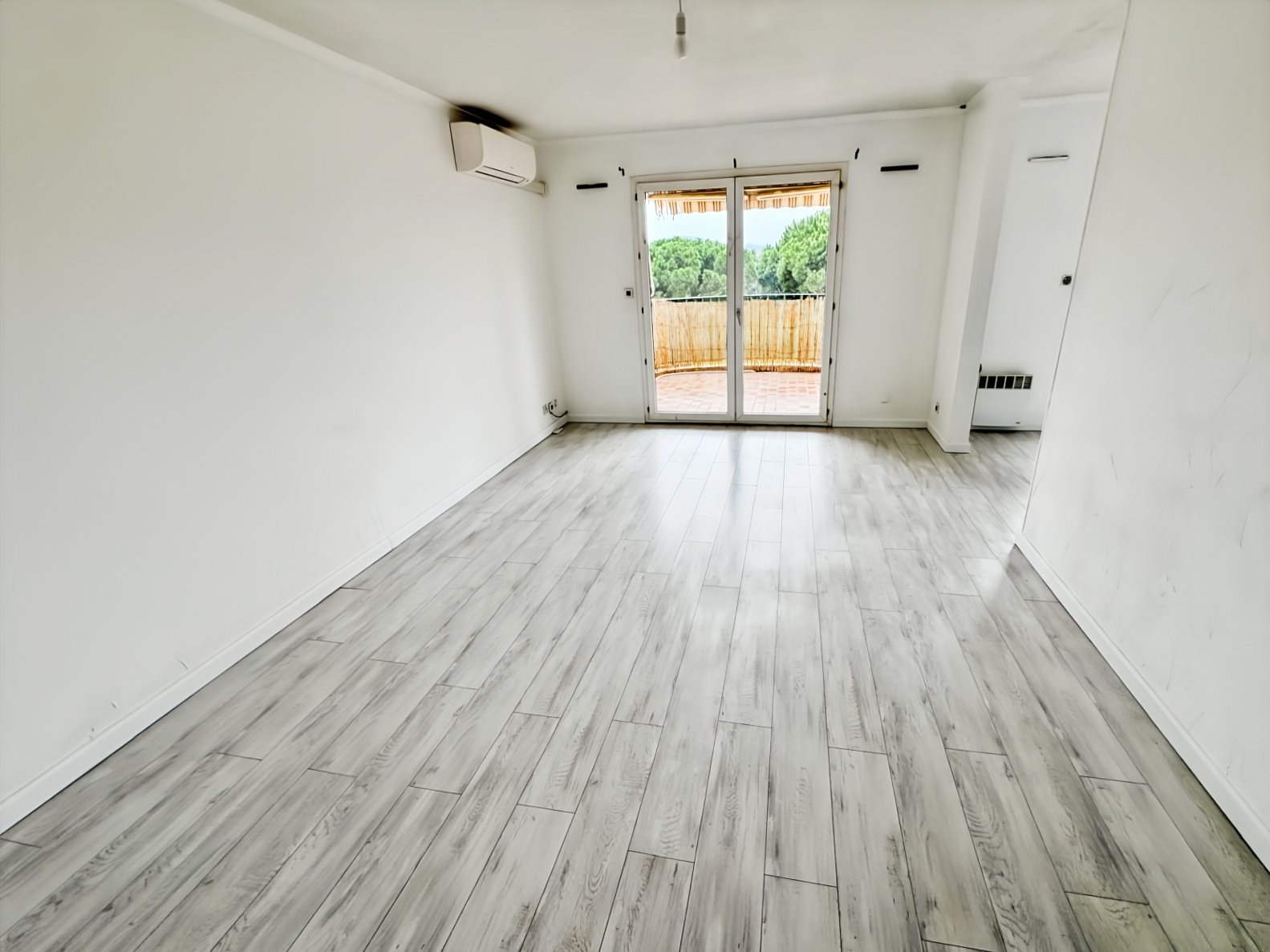 Appartement à vendre, 70m², Fréjus