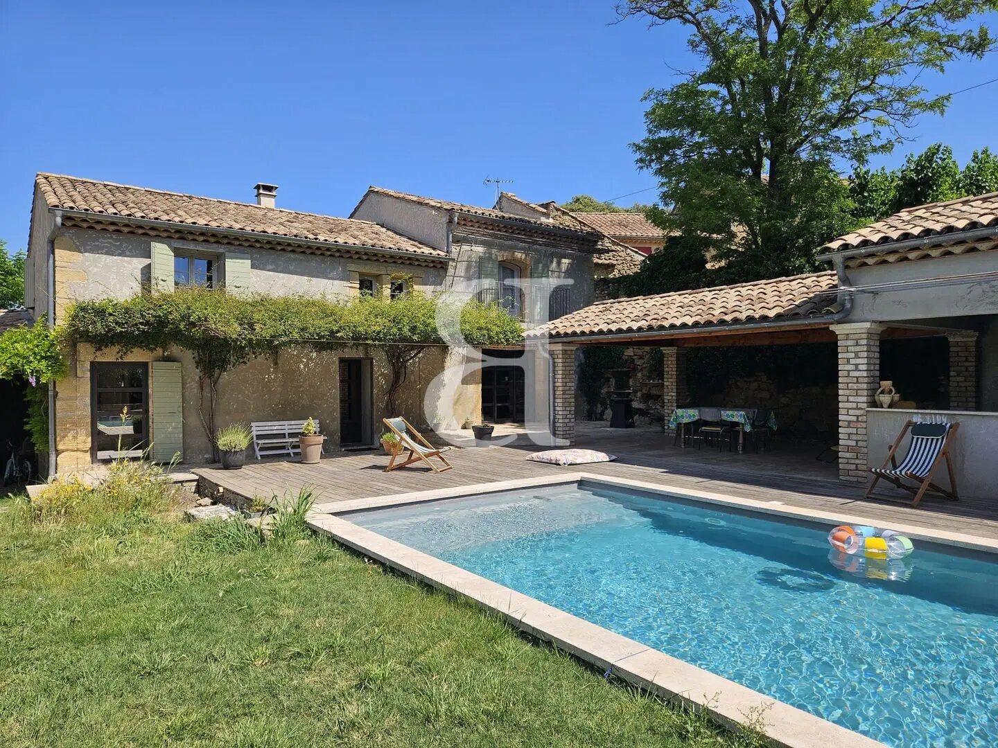 Maison à vendre, 150m², Sainte-Cécile-les-Vignes