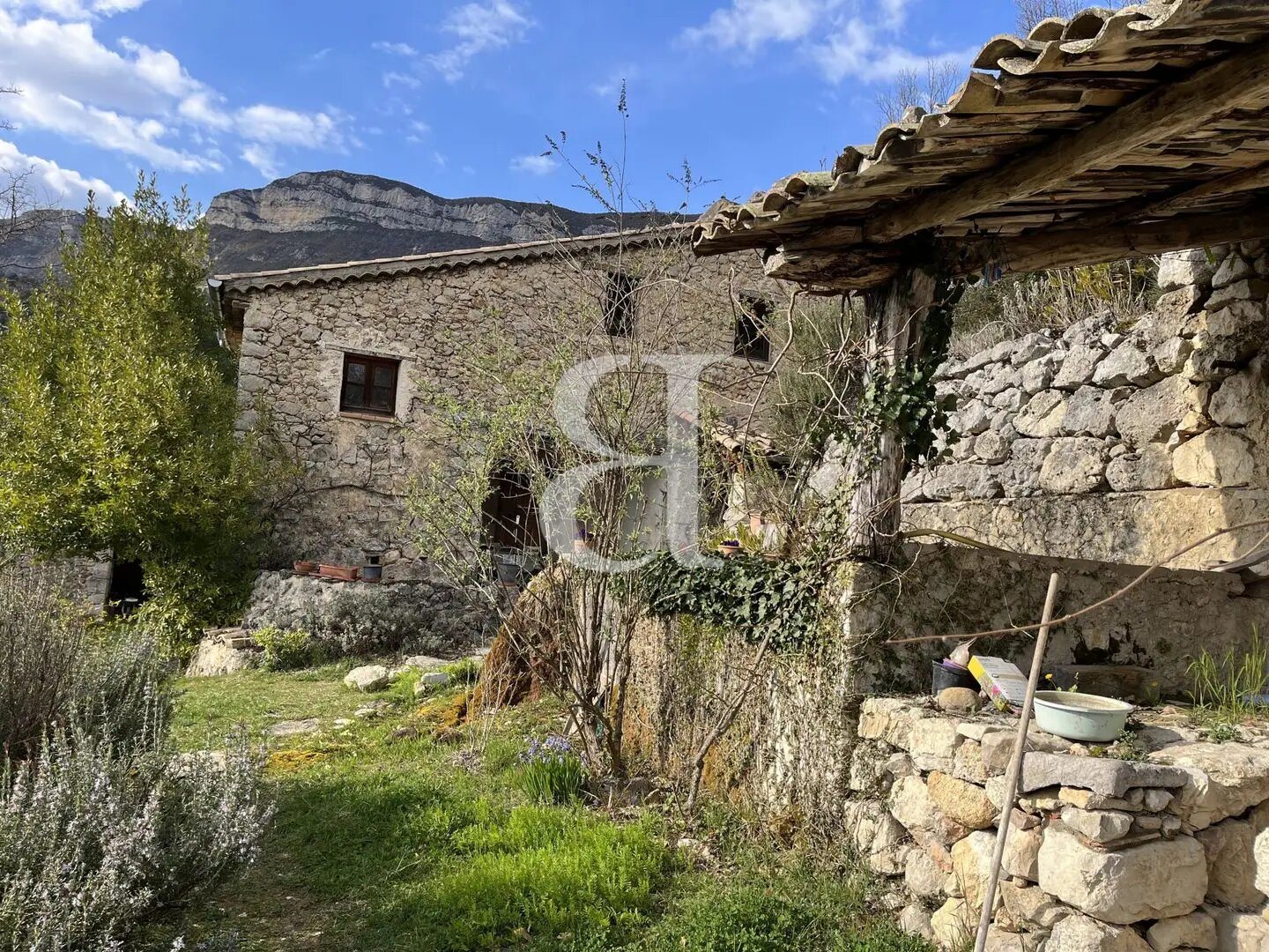 Maison à vendre, 210m², La Motte-Chalancon