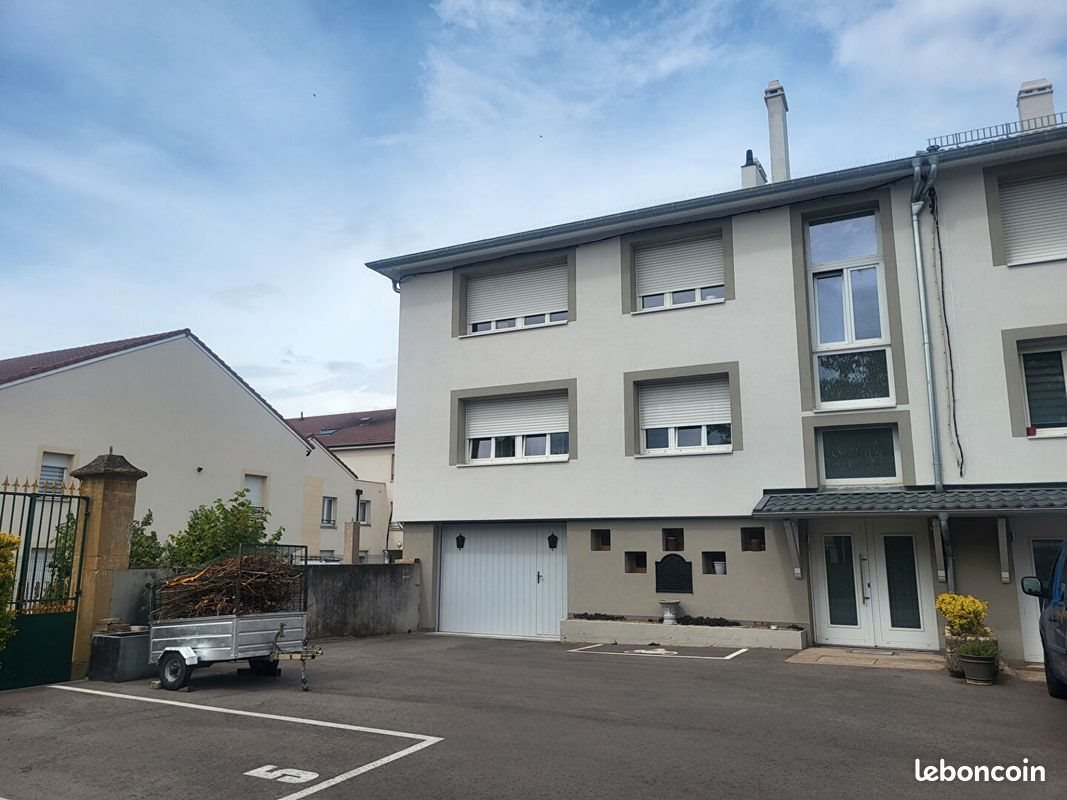 Appartement à louer, 109m², Bousse
