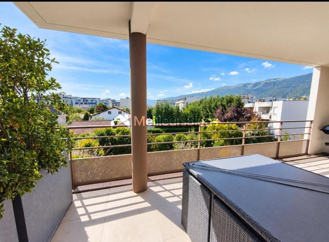 Appartement à vendre, 74m², Saint-Genis-Pouilly