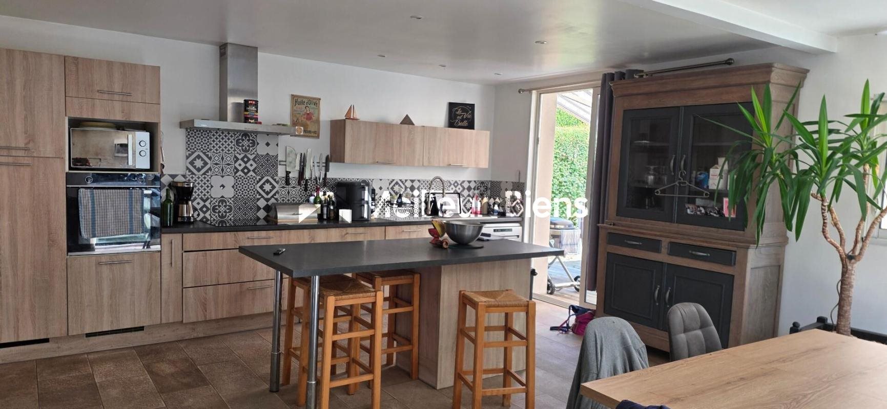 Maison à vendre, 107m², Plestin-les-Grèves