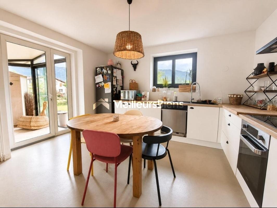 Appartement à vendre, 99m², Saint-Genis-Pouilly