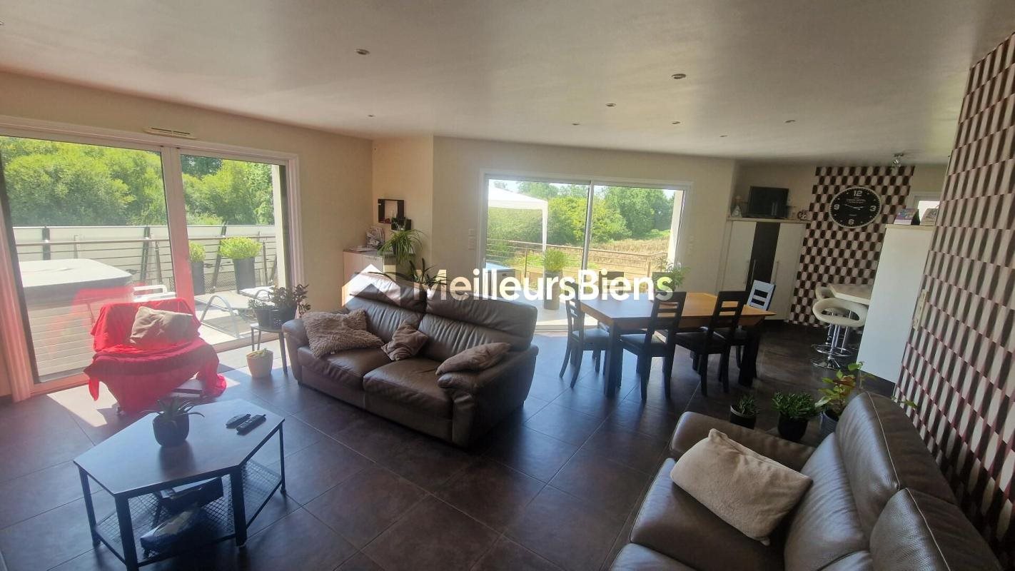 Maison à vendre, 125m², Plumelin