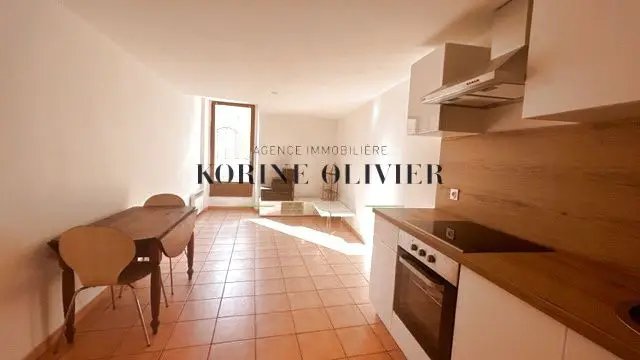 Appartement à louer, 30m², Peyrolles-en-Provence