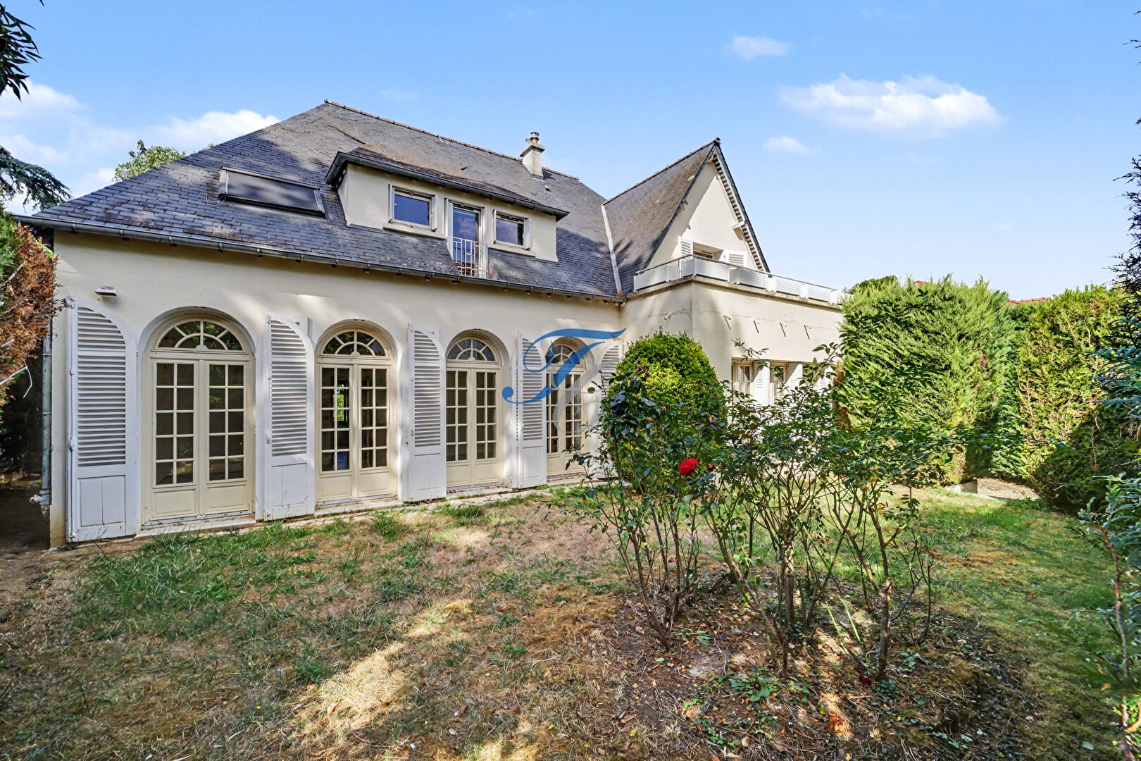 Maison à louer, 237m², Garches