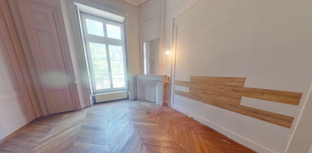 Appartement à louer, 82m², Lyon 1er