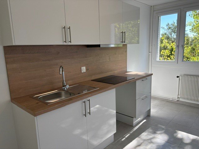 Appartement à louer, 99m², Écully