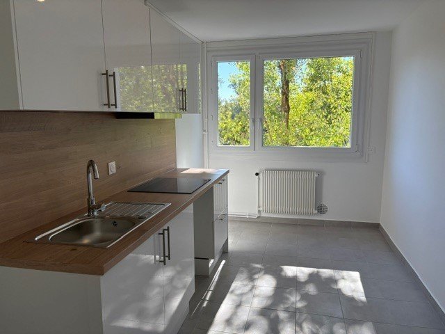 Appartement à louer, 99m², Écully