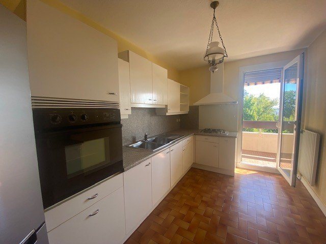 Appartement à louer, 69m², Saint-Genis-Laval