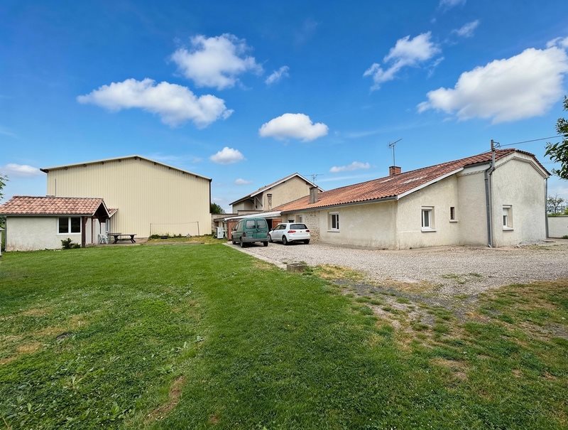 Maison à vendre, 142m², Saint-Sulpice-de-Pommiers