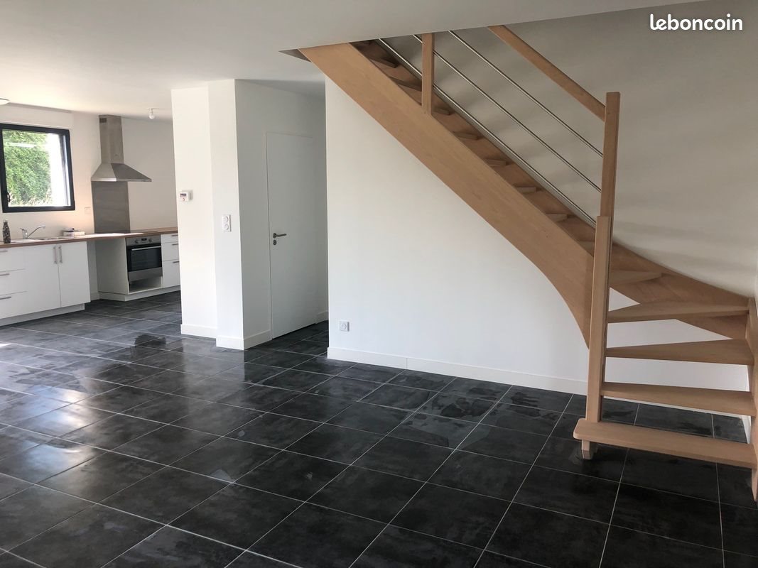 Maison à louer, 102m², Saint-Etienne-de-Montluc