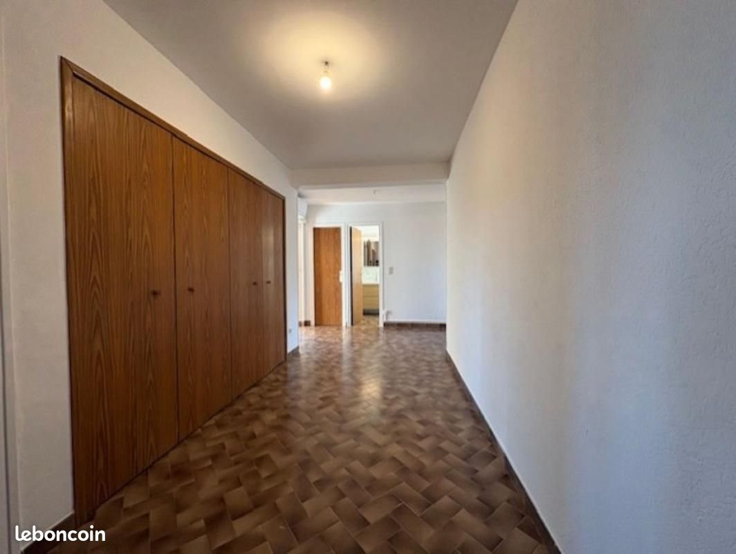 Appartement à louer, 71m², Sète