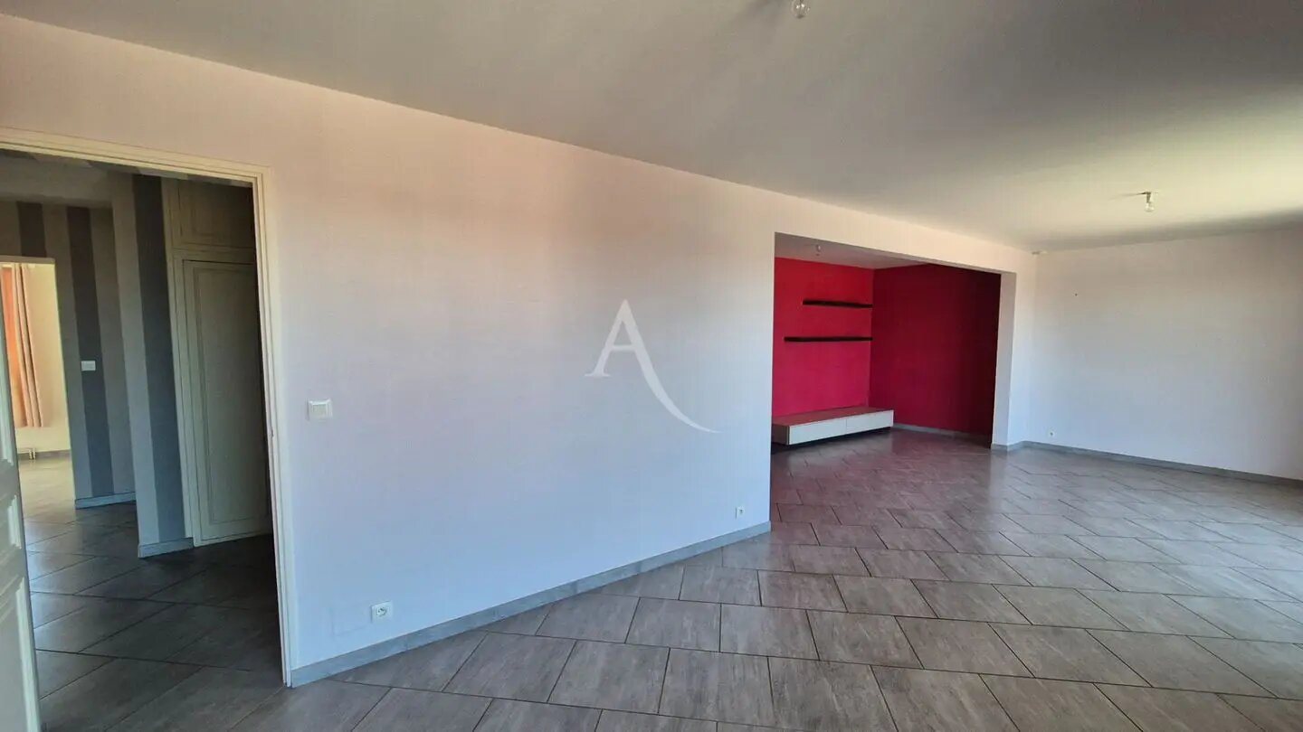 Appartement à louer, 95m², Rochefort