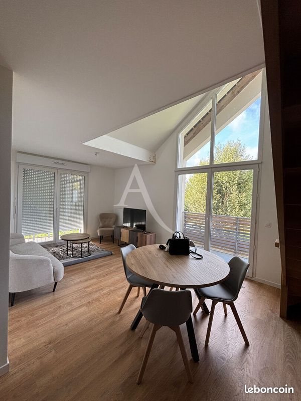 Appartement à louer, 80m², Serris