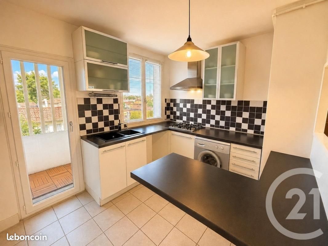 Appartement à louer, 69m², Bordeaux