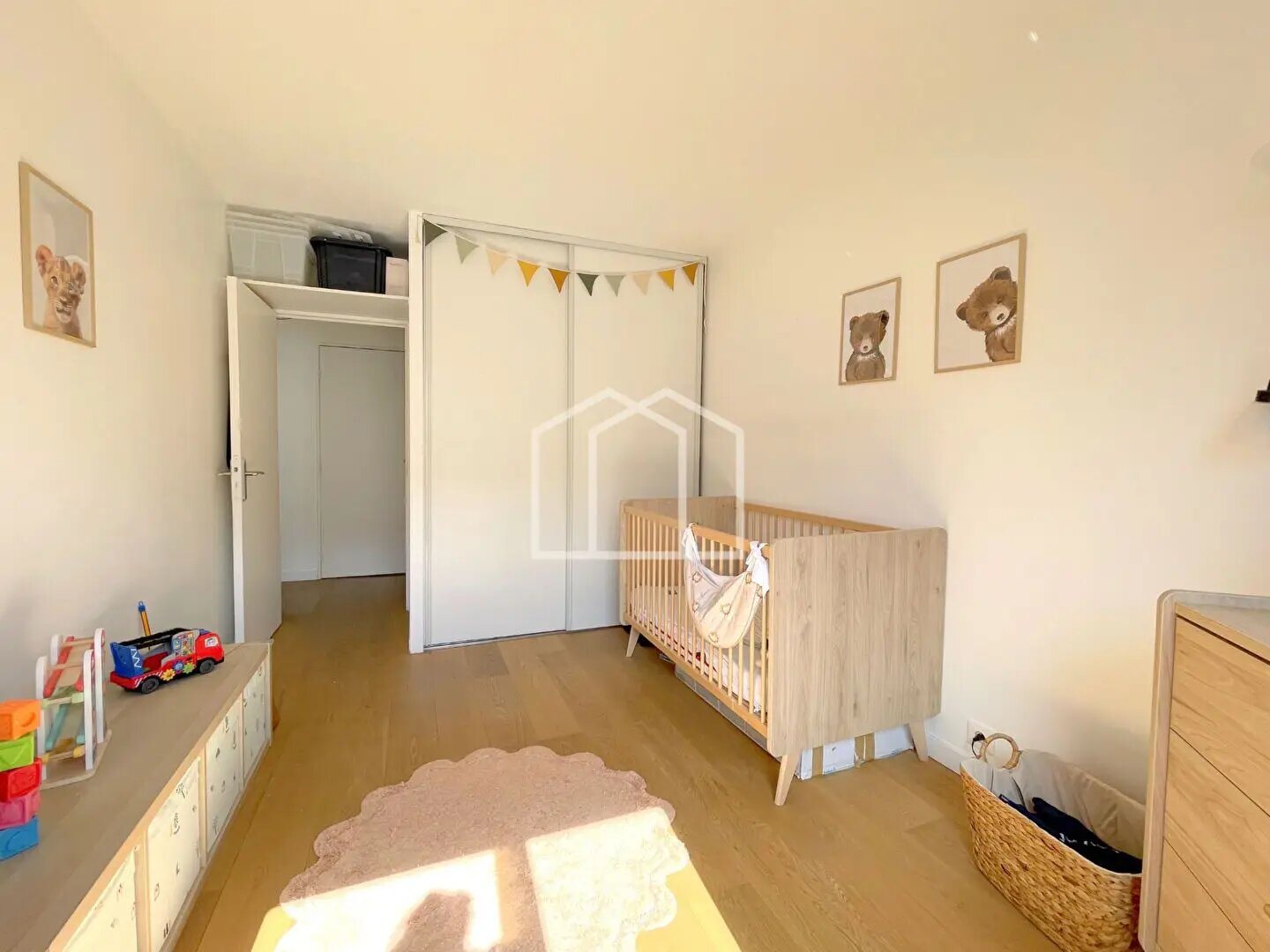 Appartement à louer, 68m², Suresnes
