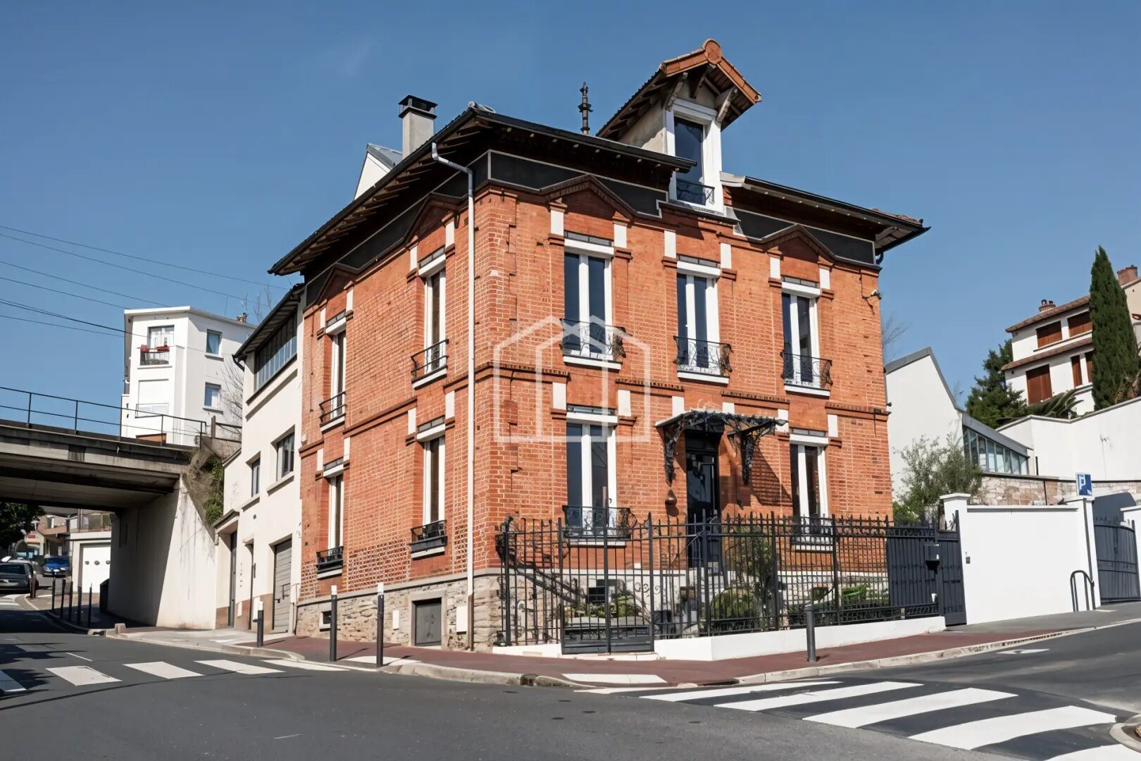 Maison à vendre, 194m², Suresnes
