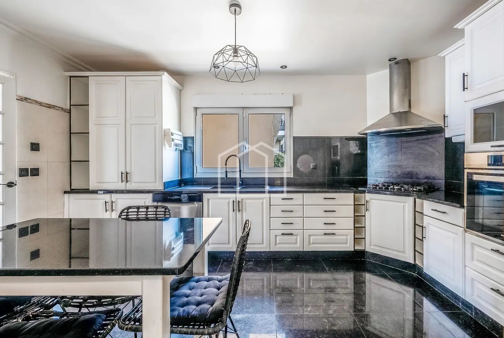 Maison à vendre, 126m², Suresnes
