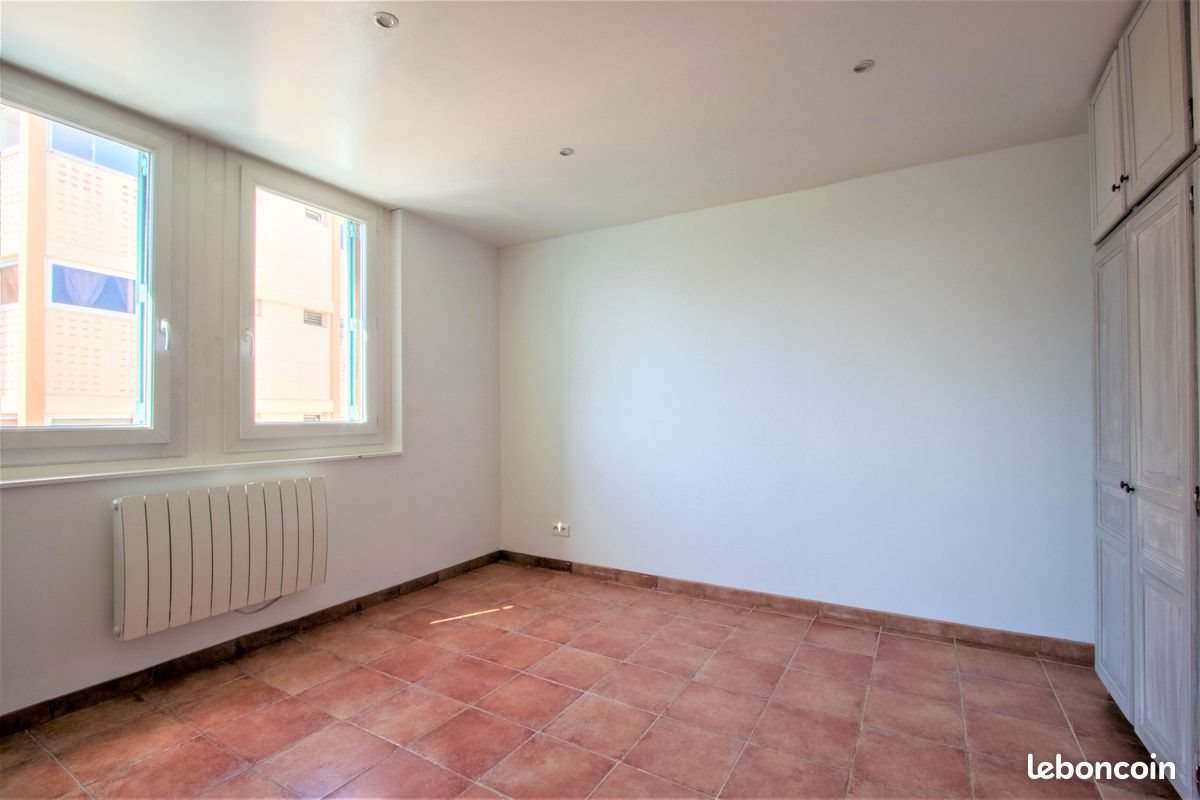 Appartement à louer, 77m², Ajaccio