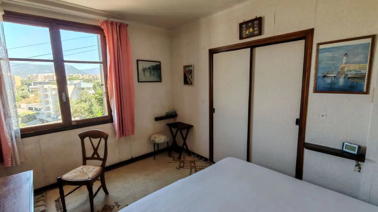 Appartement à louer, 72m², Ajaccio