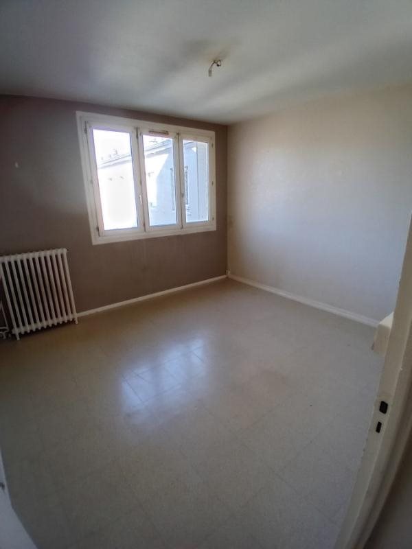 Appartement à louer, 29m², Autun