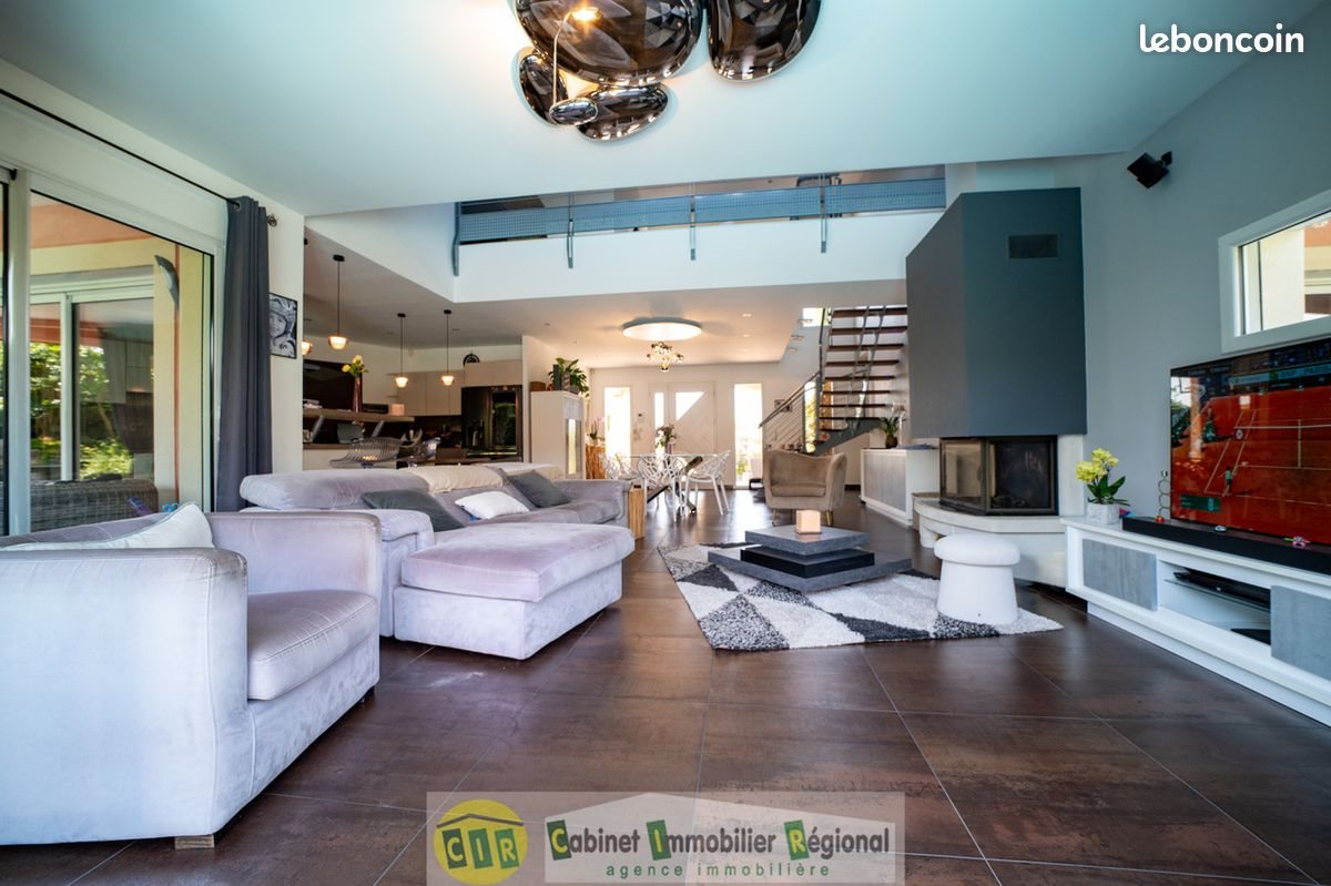 Maison à vendre, 230m², Saint-Romain-de-Jalionas