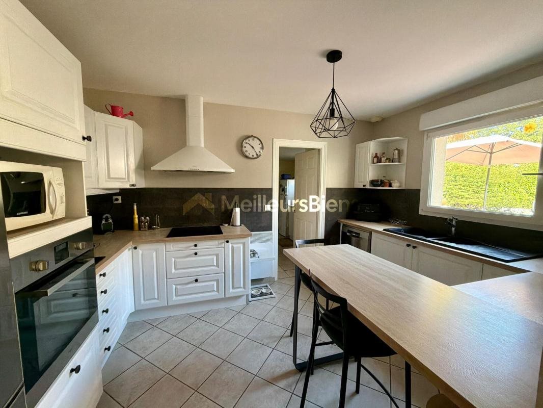 Maison à vendre, 134m², La Bazouge-des-Alleux