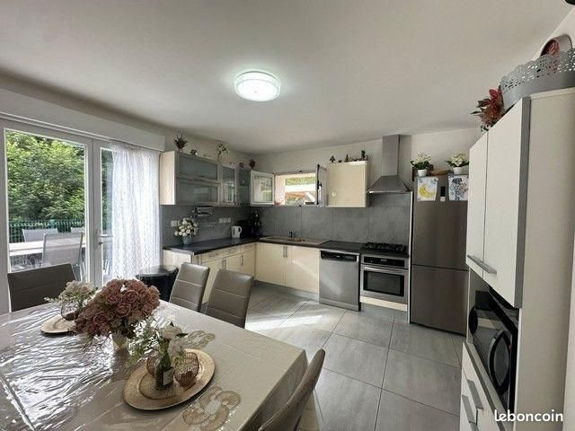Maison à vendre, 205m², Saint-Cassin