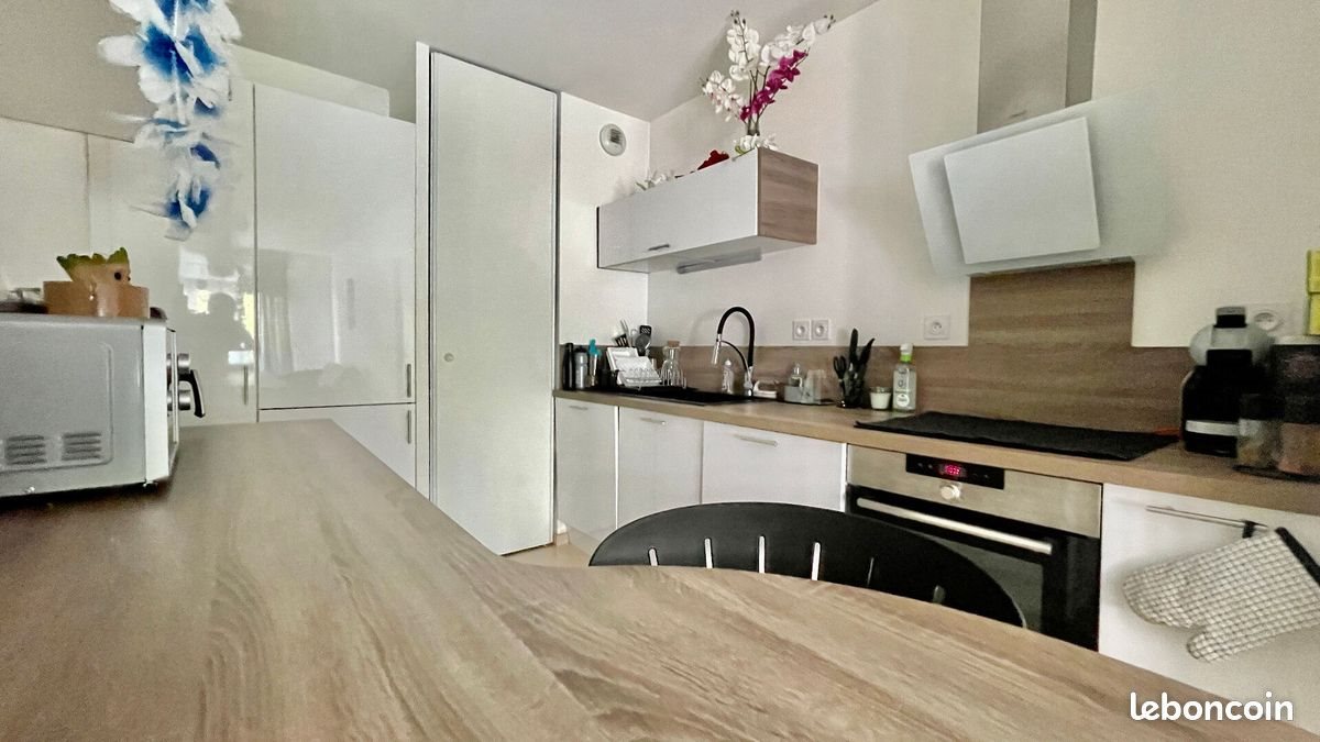 Appartement à louer, 46m², Simiane-Collongue