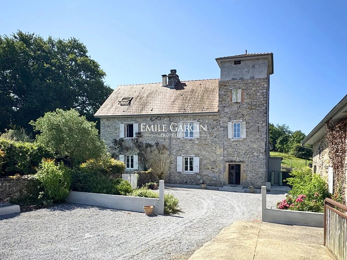 Maison à vendre, 950m², Sauveterre-de-Béarn