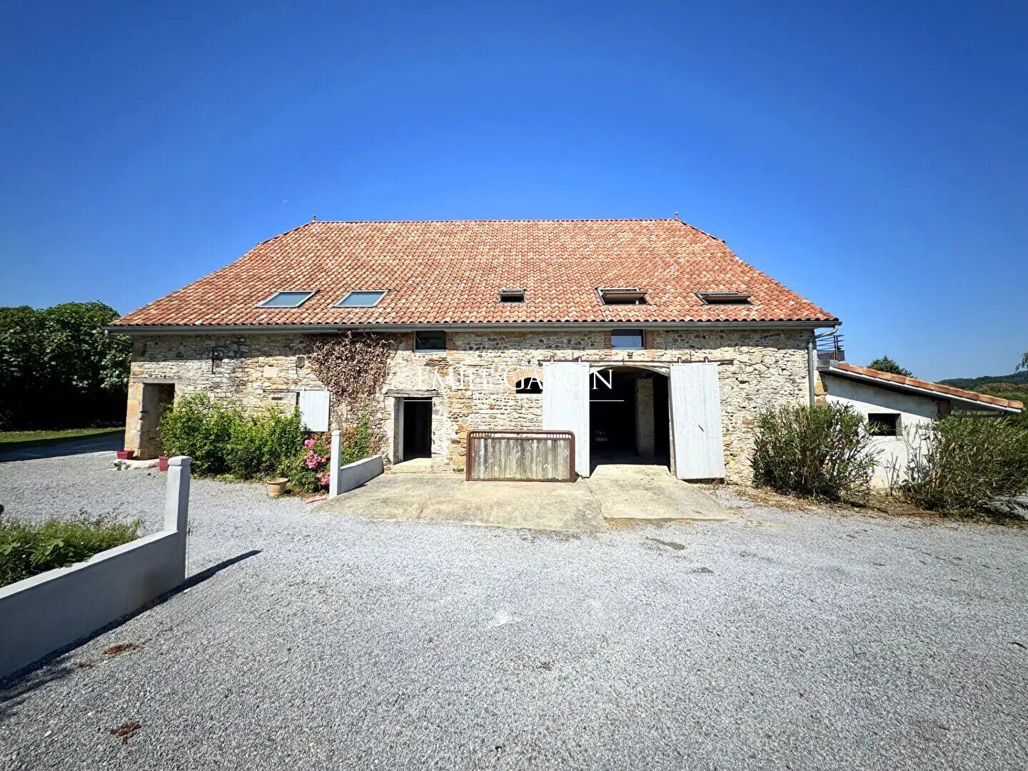 Maison à vendre, 950m², Sauveterre-de-Béarn