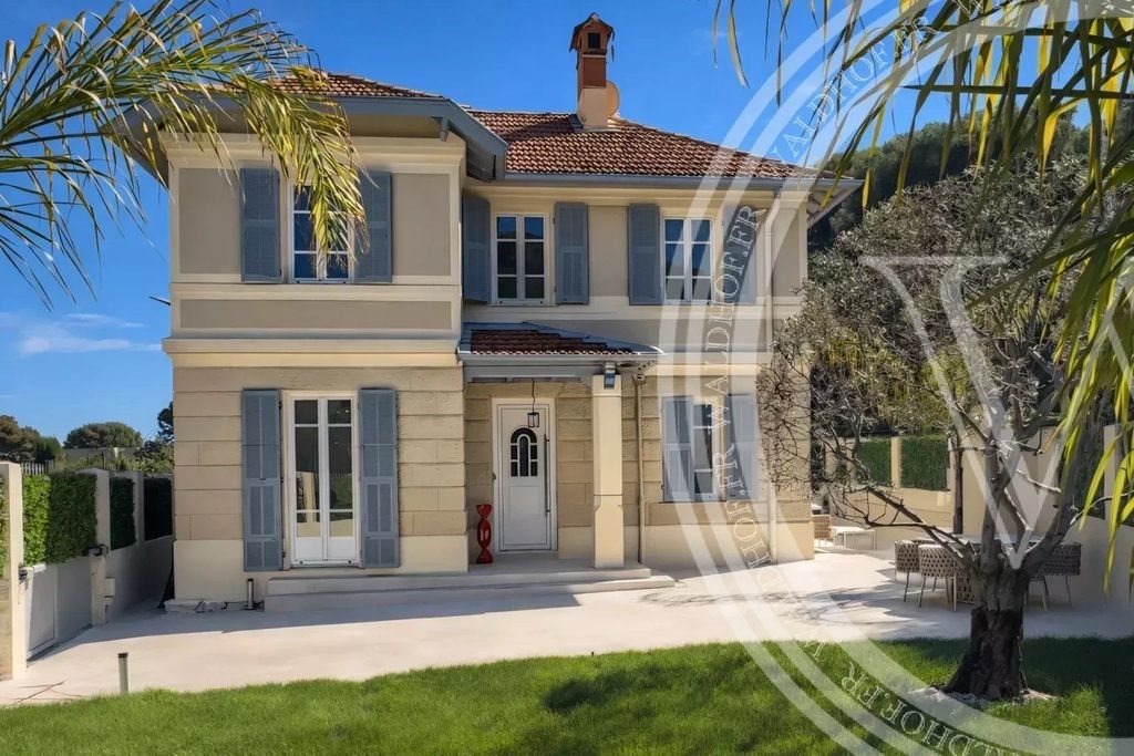 Maison à louer, 185m², Roquebrune-Cap-Martin