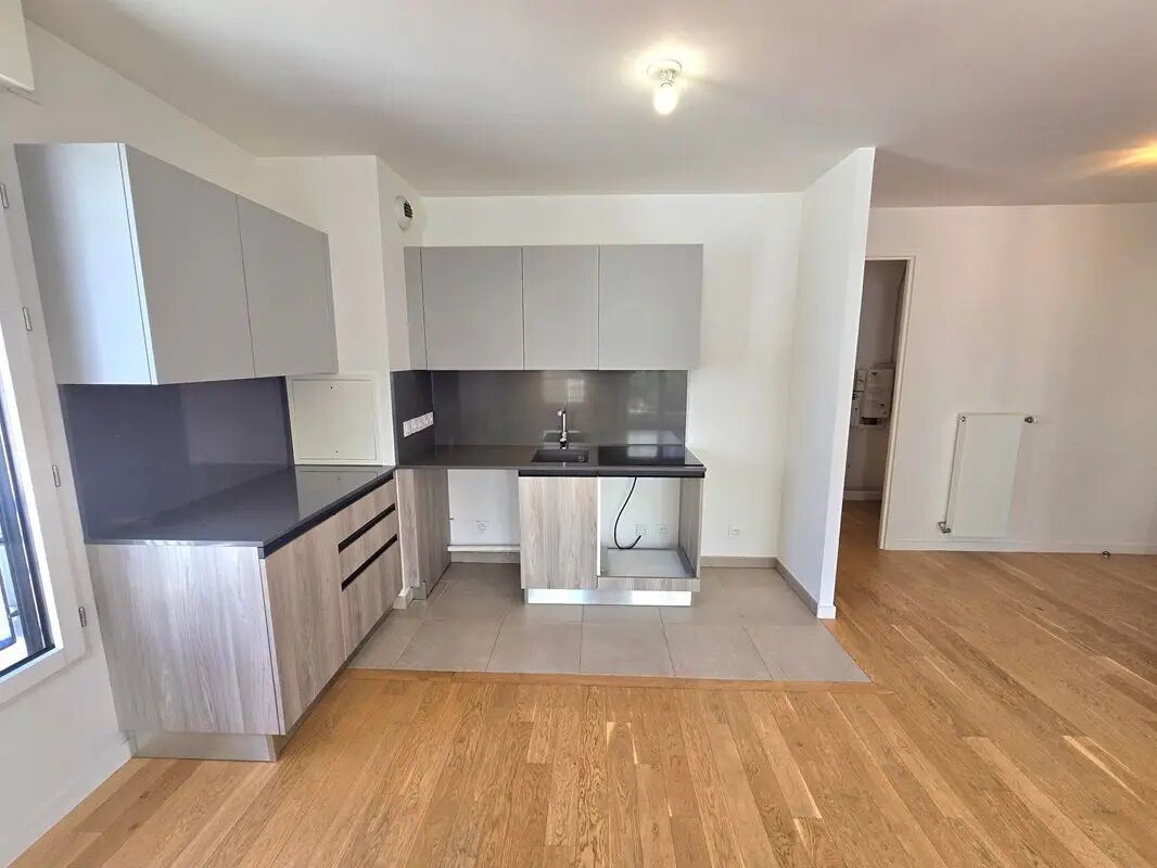 Appartement à louer, 82m², Suresnes