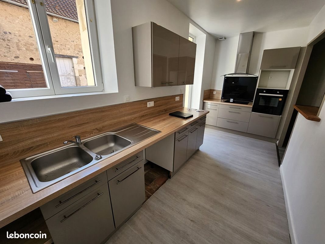 Maison à louer, 180m², Cérans-Foulletourte