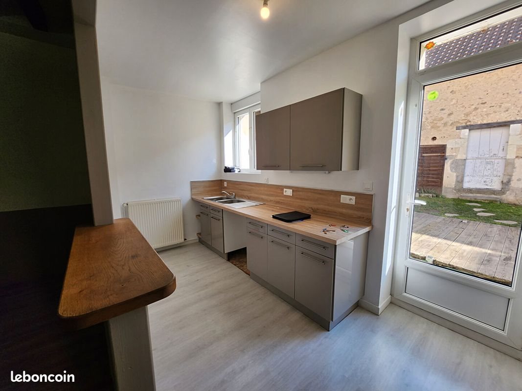Maison à louer, 180m², Cérans-Foulletourte