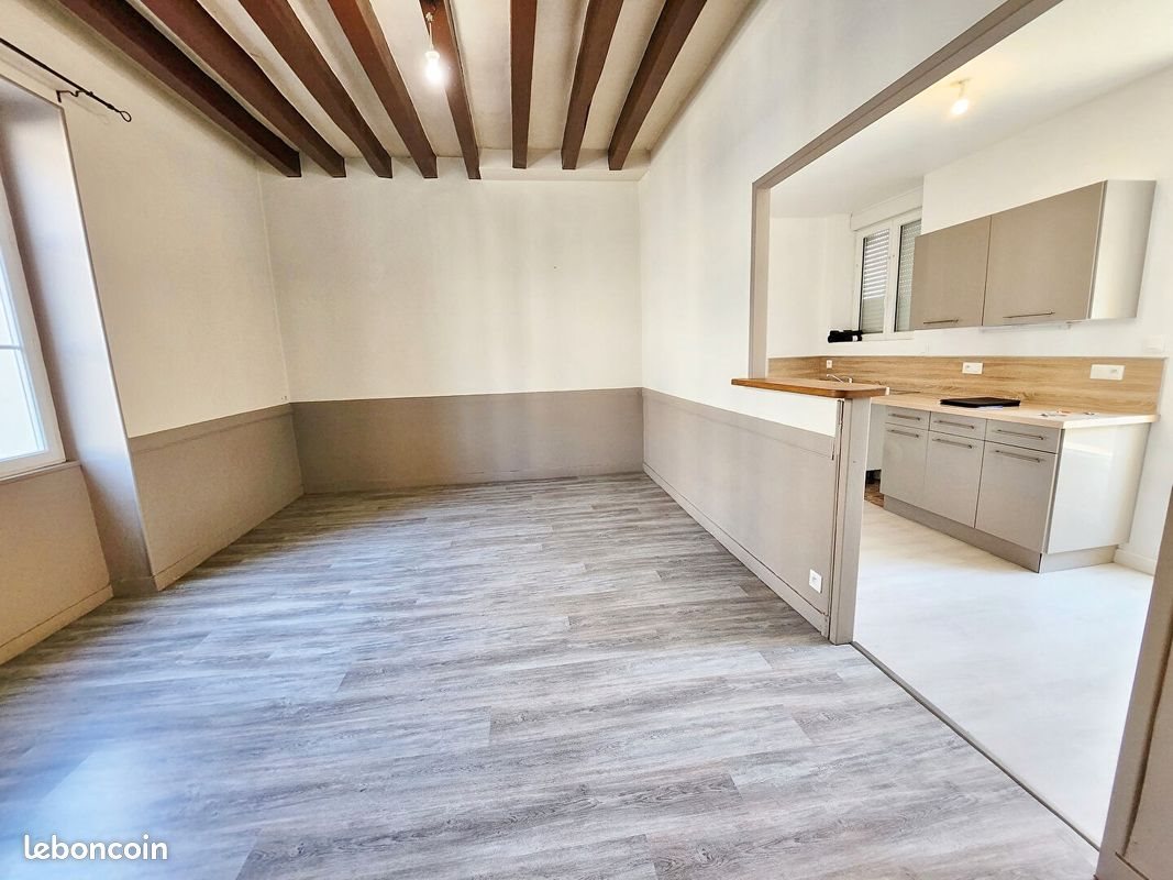 Maison à louer, 180m², Cérans-Foulletourte