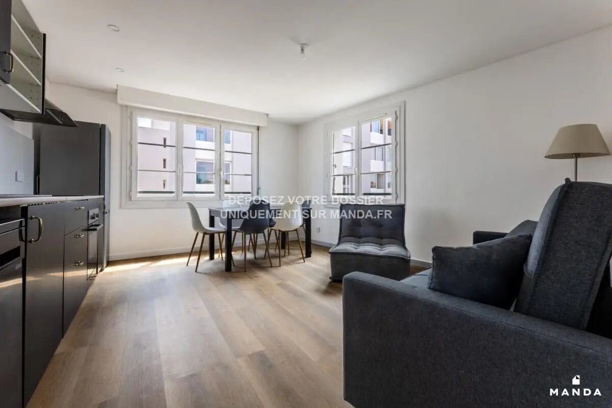 Appartement à louer, 81m², Nîmes