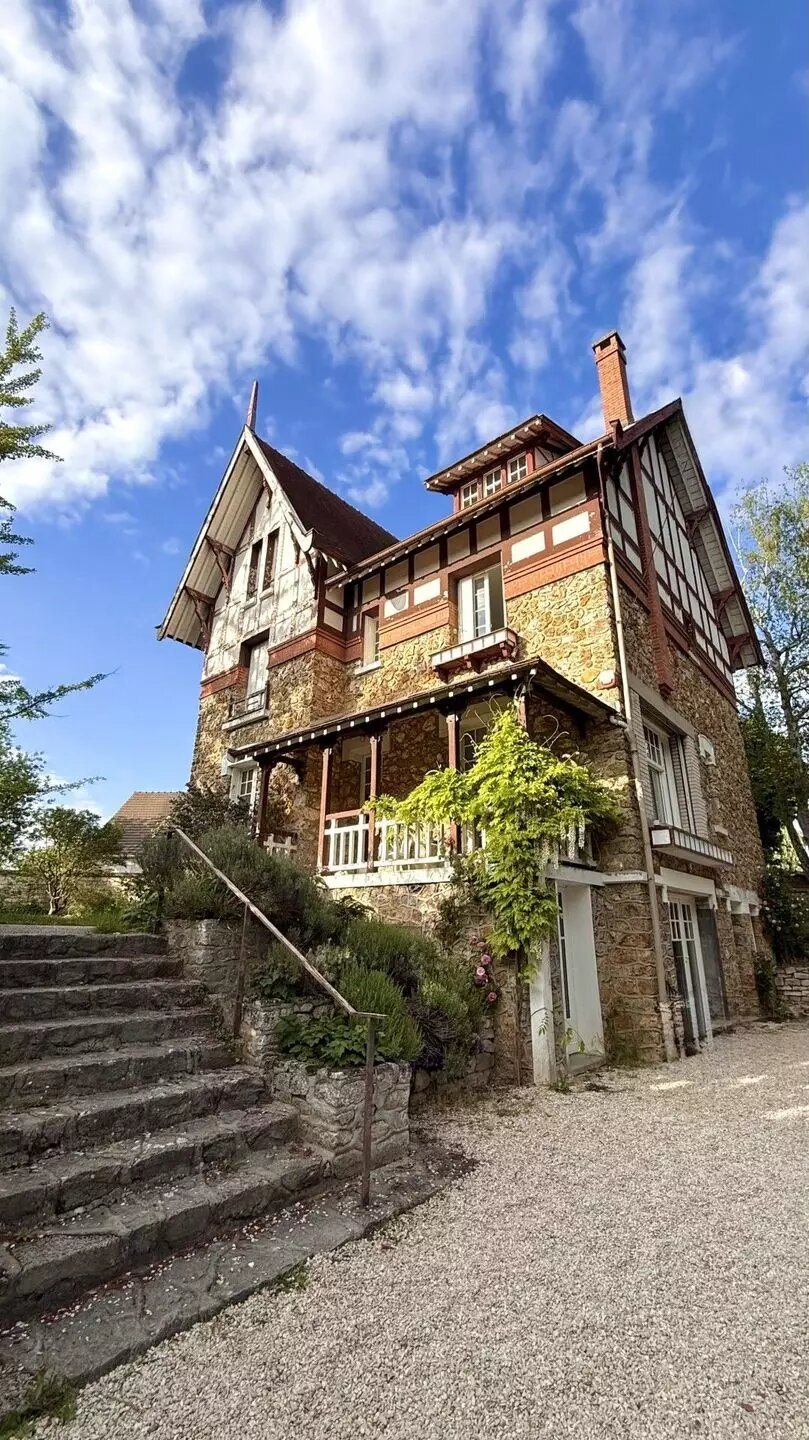 Maison à louer, 221m², Lamorlaye