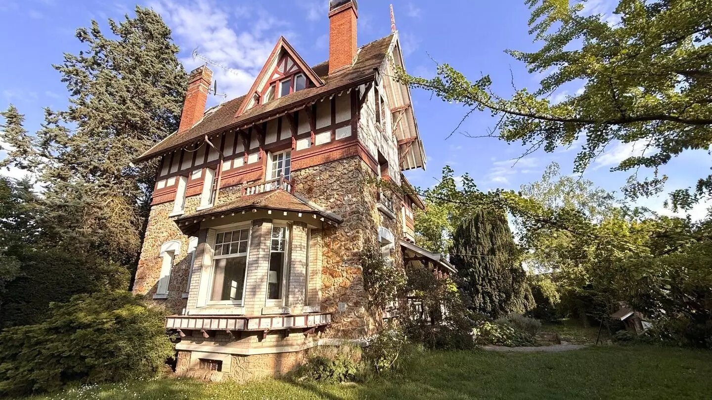 Maison à louer, 221m², Lamorlaye