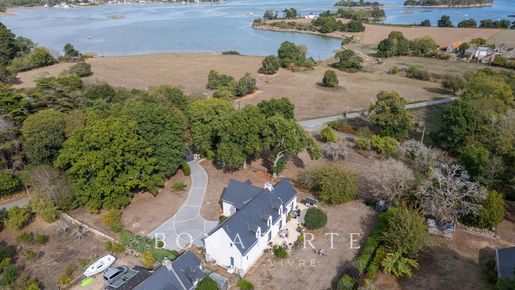 Maison 8 pièces 221 m² · à Plouhinec · 221 m² · 787 500 €