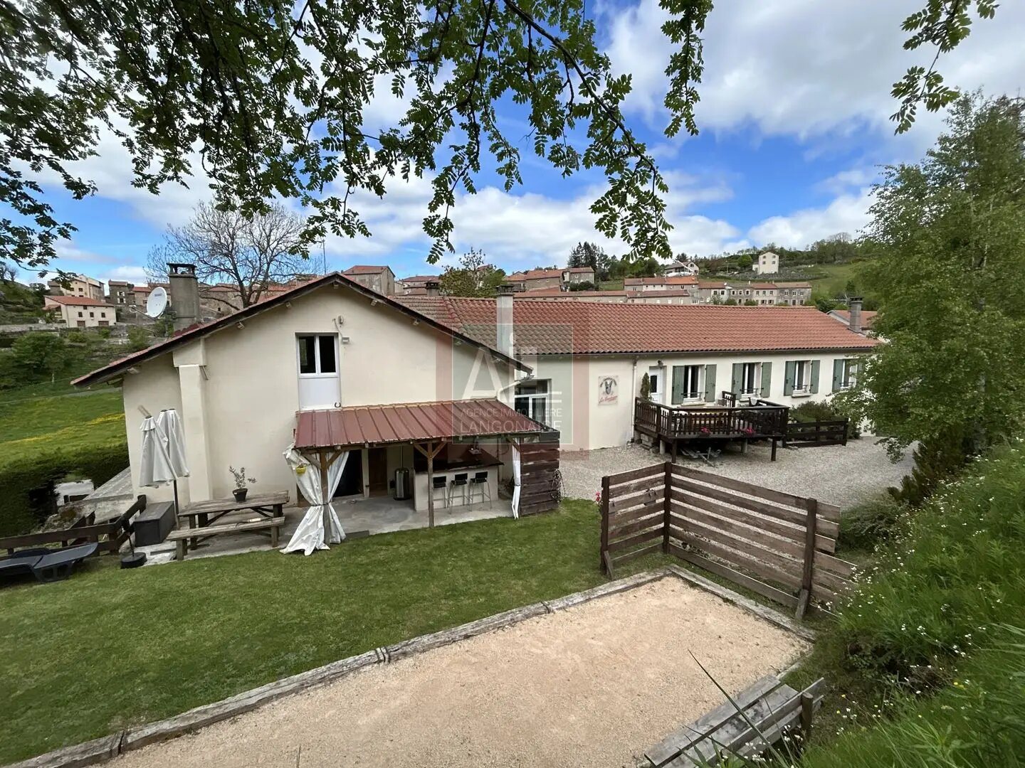 Maison à vendre, 375m², Pradelles