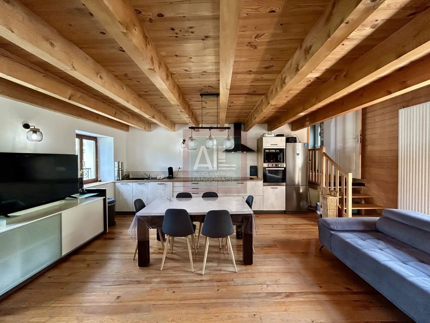 Maison à vendre, 375m², Pradelles