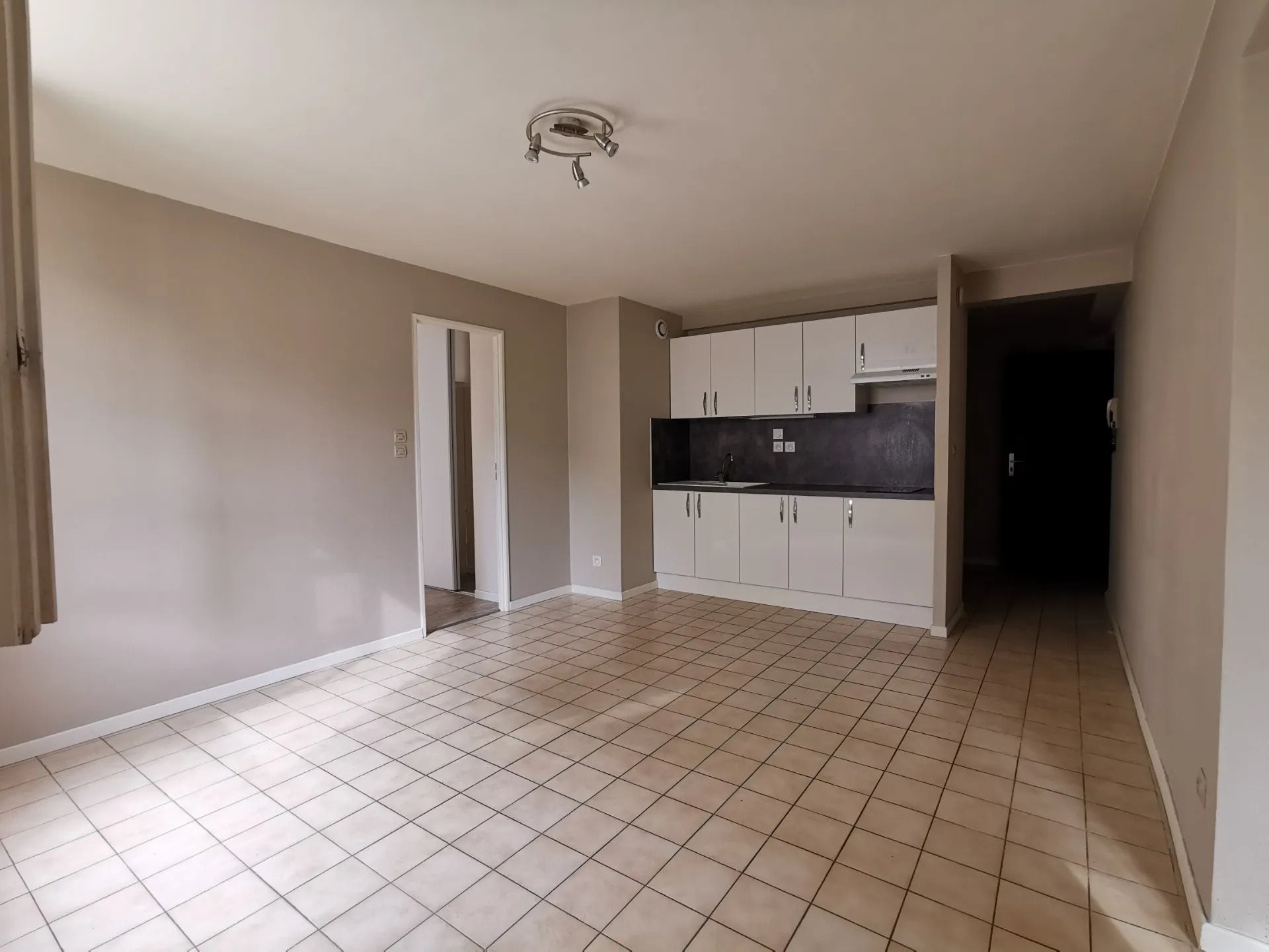 Appartement à louer, 50m², Saint-Genis-Laval