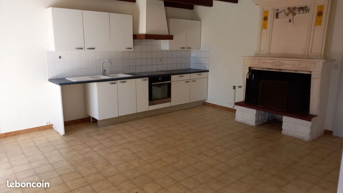 Maison à louer, 145m², Semussac