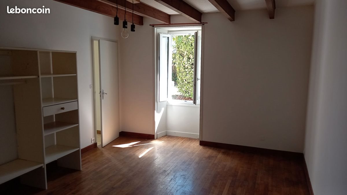 Maison à louer, 145m², Semussac