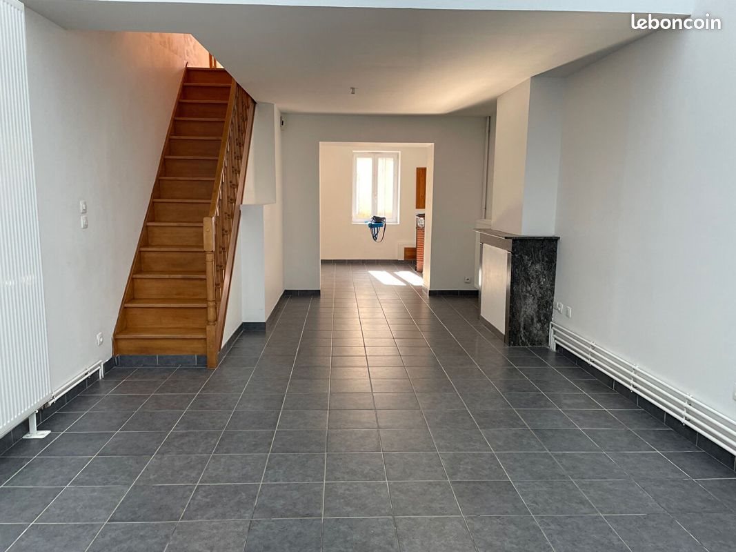 Maison à louer, 97m², Solre-le-Château