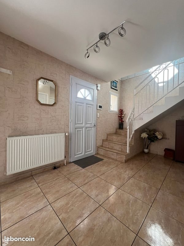 Maison à vendre, 164m², Poligny